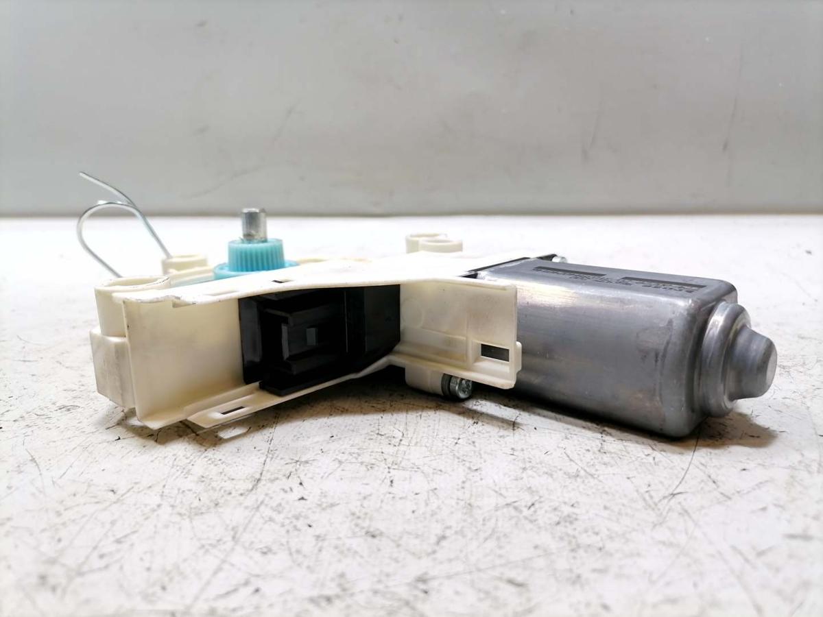 Audi A4 8K B8 original Fensterhebermotor vorn links Bj.2009